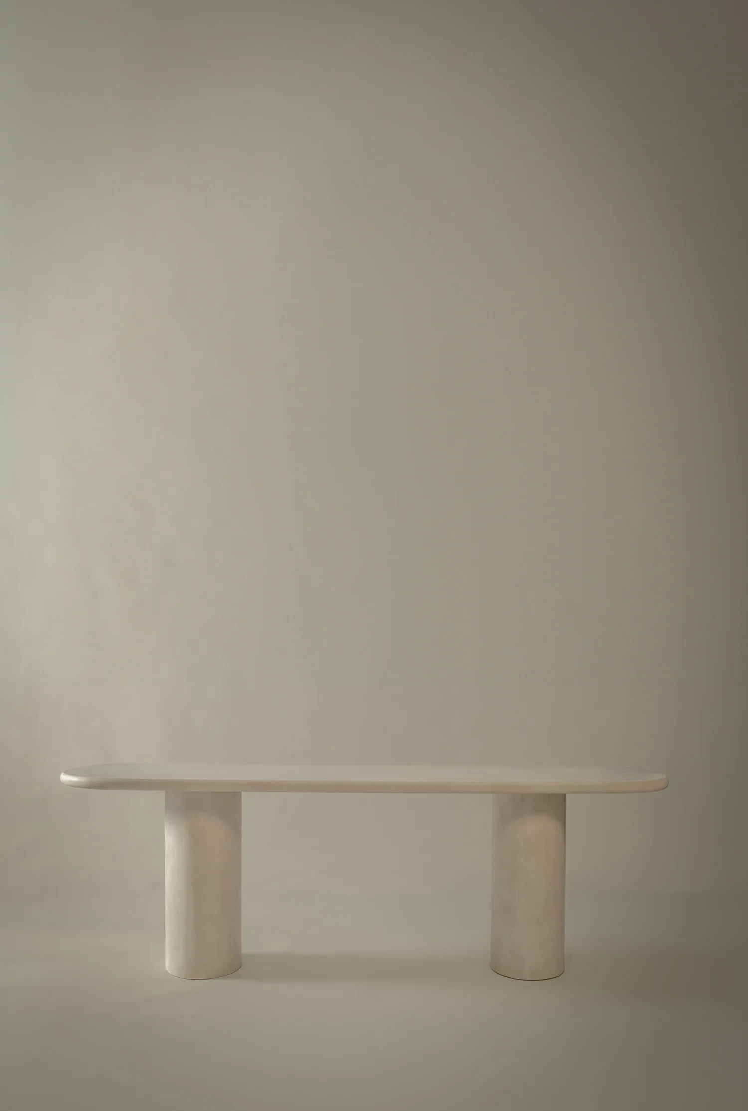 Seine console with rounded corners and two cylindrical legs.